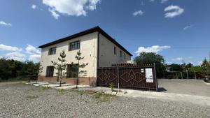 Budova, kde se vila nachází