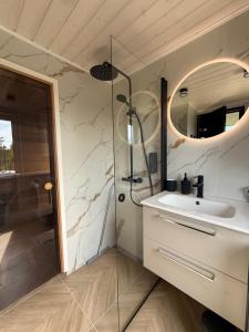 Koupelna v ubytování Sadama Willa Petite with private mini SPA + 30 fotografií