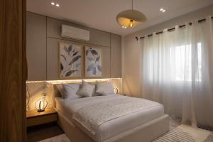 Llit o llits en una habitació de Marassi Views Direct on Pool 3BR Beach Access by Best of Bedz