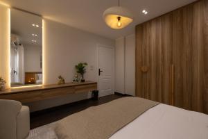 Llit o llits en una habitació de Marassi Views Direct on Pool 3BR Beach Access by Best of Bedz