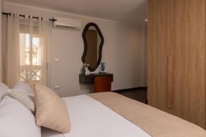 Llit o llits en una habitació de Marassi Views Direct on Pool 3BR Beach Access by Best of Bedz