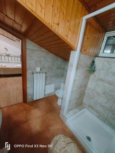 Koupelna v ubytování BB Cesarò Mariolo house + 37 fotografií
