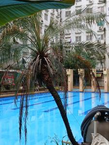 Πισίνα στο ή κοντά στο Room Family Room Cengkareng