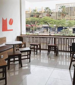 Εστιατόριο ή άλλο μέρος για φαγητό στο Room Family Room Cengkareng