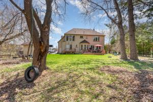 Κήπος έξω από το Home in Richmond Hill