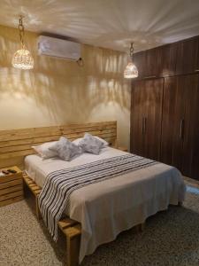 Postel nebo postele na pokoji v ubytování Casa Patio de Torices, Near City Center