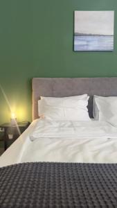 Llit o llits en una habitació de Code Srebrno Jezero