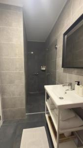 Een badkamer bij Code Srebrno Jezero