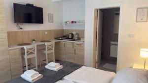 Een keuken of kitchenette bij Code Srebrno Jezero