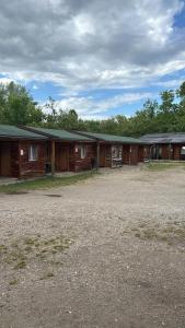 Bygningen som campingplassen ligger i
