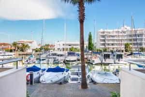 Photo de la galerie de l'établissement Vista Roses Mar - Apartamento con Piscina, à Roses