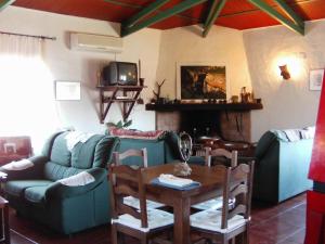 Area tempat duduk di Hotel Rural La Cimbarra