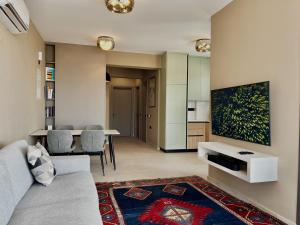 Televisyen dan/atau pusat hiburan di STAY Mouson View Apartment