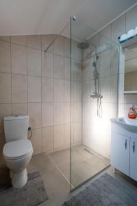 Ένα μπάνιο στο Nika house