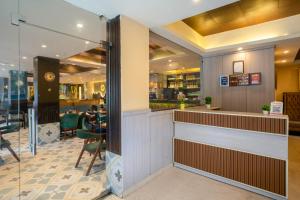 Restaurace v ubytování Sandoz Palm Retreat - Mall Road, Mussoorie
