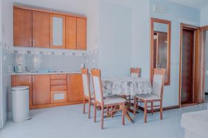 Köök või kööginurk majutusasutuses Hotel R