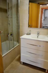 Kúpeľňa v ubytovaní Modern Apartment Málaga 80 m² + Balcony + 37 fotografií