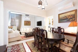 Et tv og/eller underholdning på 9 Saad Zaghloul- Down Town