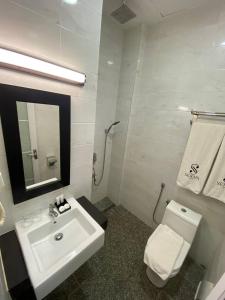 Koupelna v ubytování Serapi Hotel