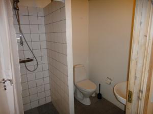 Nordkap Farm Holiday & Hostel的一间浴室