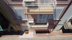 an overhead view of a building with stairs and windows at Salsedine affittacamere in Grottammare