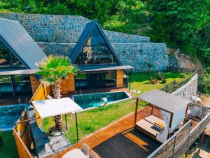 Fotografie z fotogalerie ubytování BungoRise Teras Heated Pool and Lake View v destinaci Sapanca