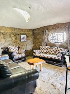 Φωτογραφία από το άλμπουμ του Fichstone cave house 1bedroom σε Kiserian