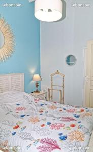 Giường trong phòng chung tại Maison 6 personnes dans résidence sans vis à vis