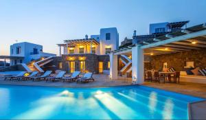 Bazén v ubytování Villa Enthera Mykonos nebo v jeho okolí