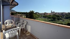 Μπαλκόνι ή βεράντα στο S355 - Sirolo, ampio trilocale con terrazzo e posto auto +15 φωτογραφίες