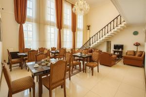Χώρος καθιστικού στο Sarbon Hotel Tashkent