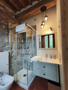 Koupelna v ubytování B&B Toringo + 20 fotografií