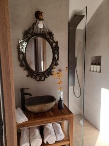 Koupelna v ubytování Theta Guesthouse