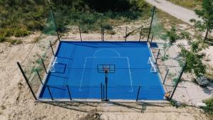 Tenis alebo squash v ubytovaní Apartment Ljubica alebo jeho okolí