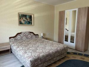 Postel nebo postele na pokoji v ubytování Guest House Vila Aleksa + 19 fotografií