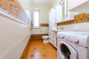 Ένα μπάνιο στο Вилла в Думбраве с террасой, 5 мин от города