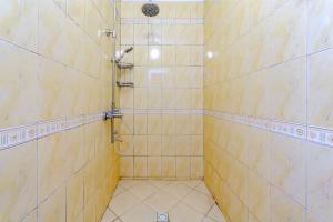 Ένα μπάνιο στο Вилла в Думбраве с террасой, 5 мин от города +37 φωτογραφίες