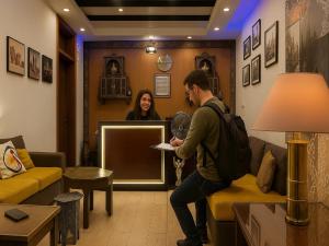 Επισκέπτες που μένουν στο The location Hotel