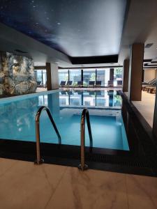 Bazén v ubytování New Apartment Moderna SPA&FUN Zlatibor Centar nebo v jeho okolí