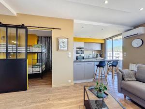 Dapur atau dapur kecil di Vue , Clim , Garage privé 6 pers CLF-FD Fontgieve