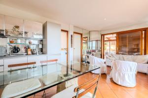 マリーナ・ディ・ポルティスコにあるFantastica Vista Costa Smeraldaのギャラリーの写真