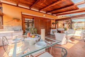 マリーナ・ディ・ポルティスコにあるFantastica Vista Costa Smeraldaのギャラリーの写真