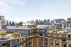 a view of a city skyline with buildings at TM luxury apartments in London