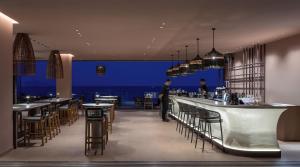 Restoran või mõni muu söögikoht majutusasutuses Mosay All Suite Hotel