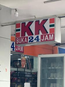 Cozy 2BR Apt AxisAtrium Mall wPool Pandan Indah Ampang Kuala Lumpur的证书、奖牌、标识或其他文件
