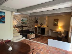 Imagen de la galería de une fenêtre sur cour, en La Flotte 36 fotos más