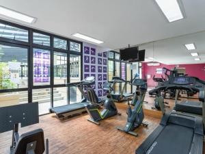Fitness centrum a/nebo fitness zařízení v ubytování Flat em pinheiros equipado em hotel 4 stat