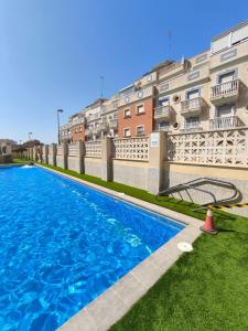 Swimmingpoolen hos eller tæt på Ático Cassinello Roquetas