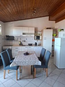 Fotografie z fotogalerie ubytování Apartmani Leko Mirjana v destinaci Baška Voda