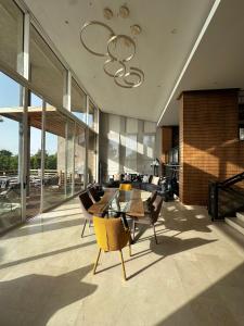 Ruang duduk di 1700sqm Unique Villa in Bouskoura